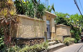 Villa Nesanur - Comfortable & Spacious Beachside Sanur
